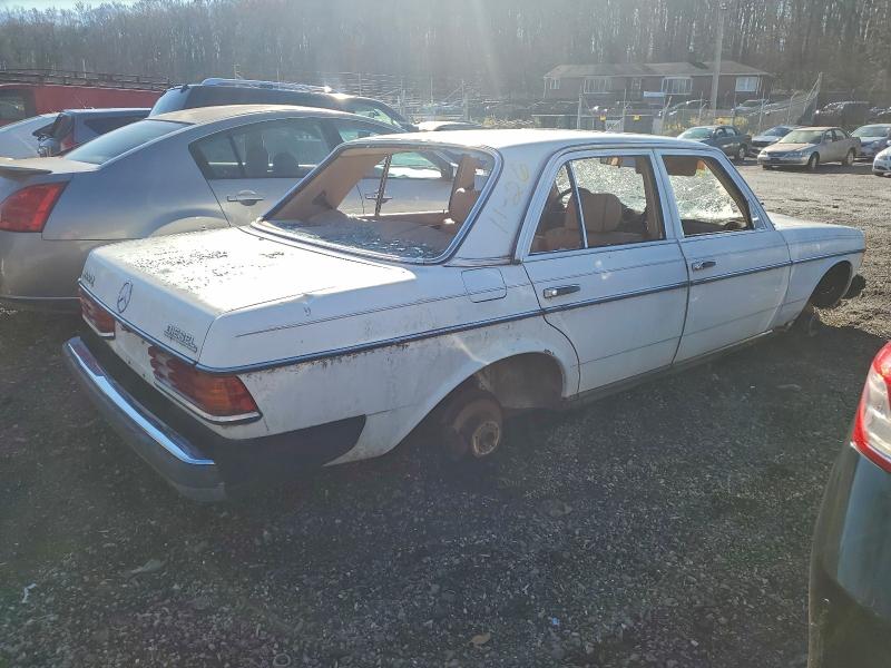 Photo 3 from auction – 1981 MERCEDES-BENZ 300 D with VIN WDBAB30A5BB244578