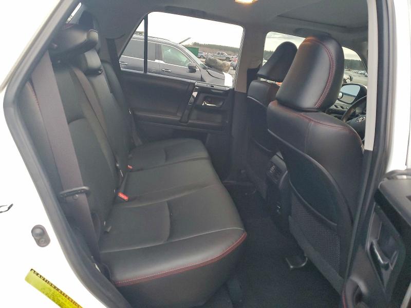 Photo 10 from auction – 2017 TOYOTA 4RUNNER SR with VIN JTEBU5JR2H5431005
