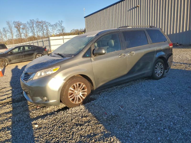 TOYOTA SIENNA XLE 2011 with VIN 5TDYK3DC9BS058644 - Photo from auction