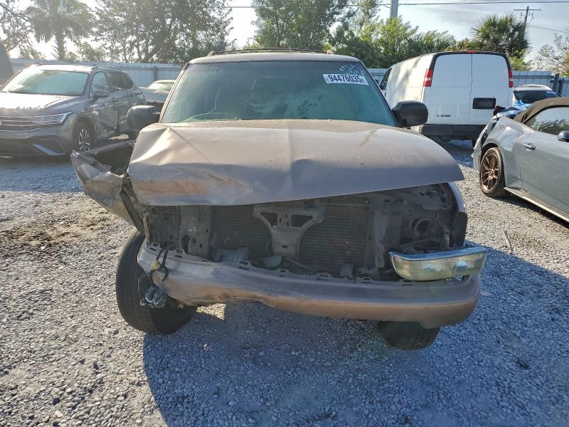Photo 5 from auction – 2002 CHEVROLET BLAZER with VIN 1GNCS13W22K156097