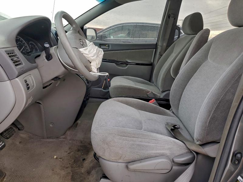 Photo 7 from auction – 2005 TOYOTA SIENNA with VIN 5TDZA23C55S335331