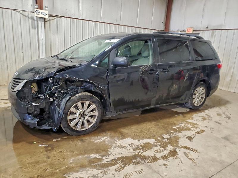 TOYOTA SIENNA LE 2015 with VIN 5TDJK3DC6FS123960 - Photo from auction