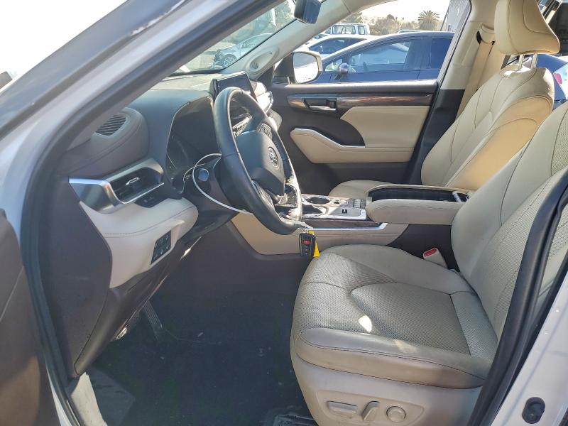 Photo 7 from auction – 2021 TOYOTA HIGHLANDER with VIN 5TDXBRCH6MS520477