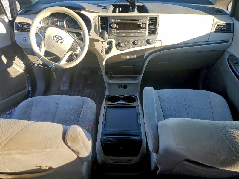 Photo 8 from auction – 2011 TOYOTA SIENNA LE with VIN 5TDKK3DC3BS115880