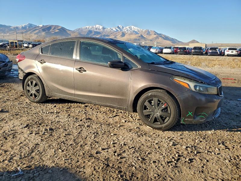 Photo 4 from auction – 2017 KIA FORTE LX with VIN 3KPFK4A74HE046649