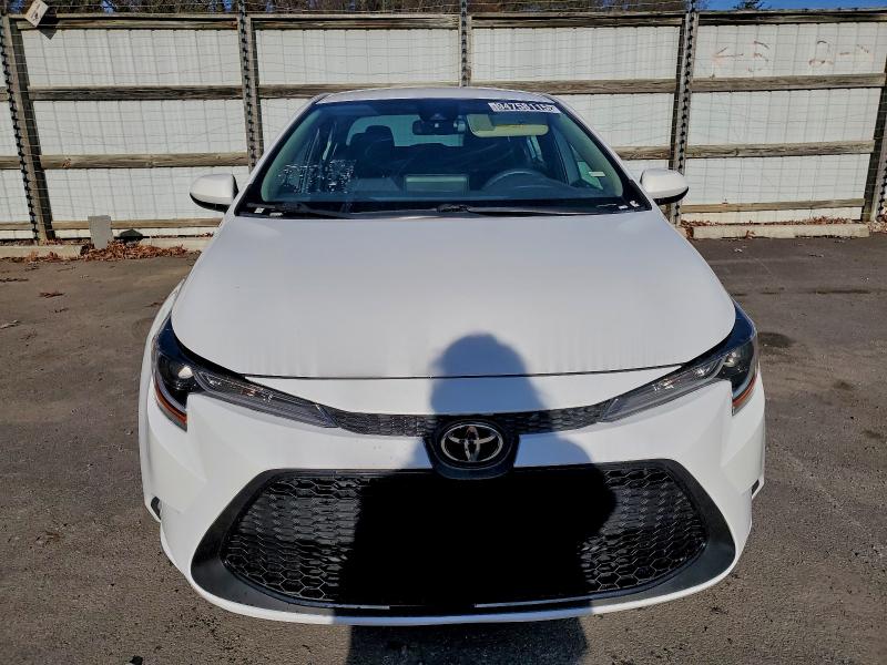 Photo 5 from auction – 2022 TOYOTA COROLLA LE with VIN 5YFEPMAE9NP279285