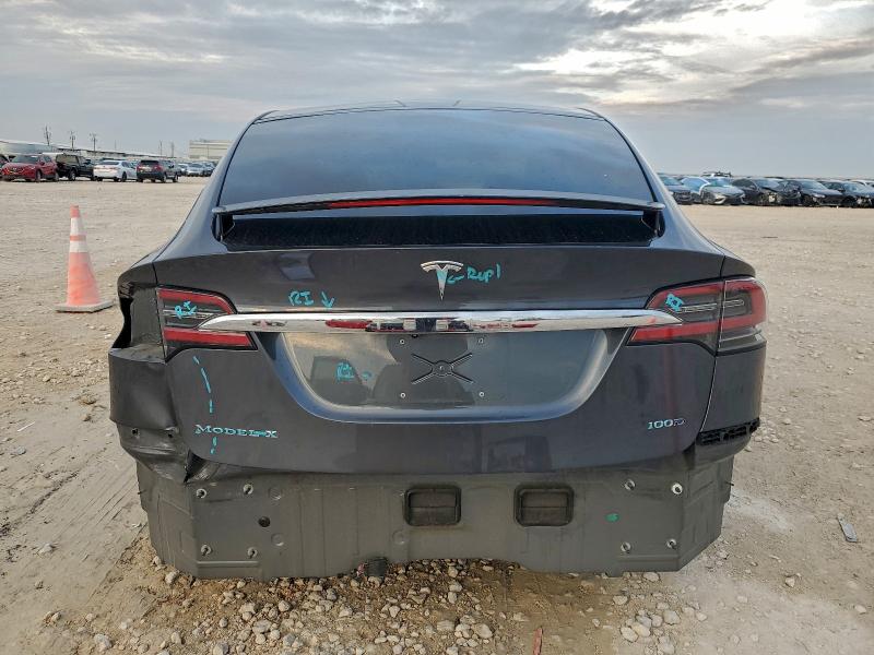 Photo 6 from auction – 2018 TESLA MODEL X with VIN 5YJXCAE23JF091211