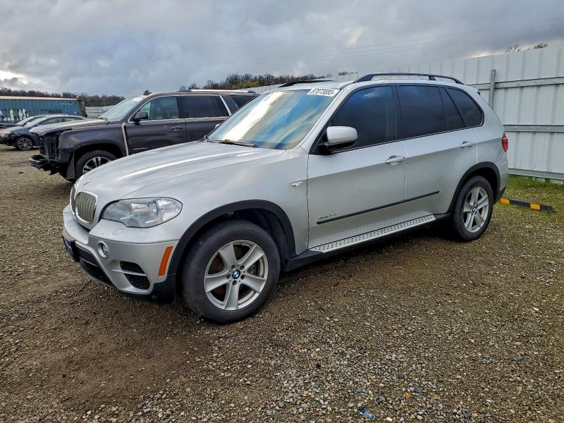 BMW X5 XDRIVE3 2012 with VIN 5UXZW0C59CL671083 - Photo from auction