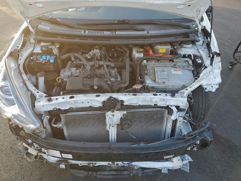 Photo 11 from auction – 2016 TOYOTA PRIUS C with VIN JTDKDTB30G1138955