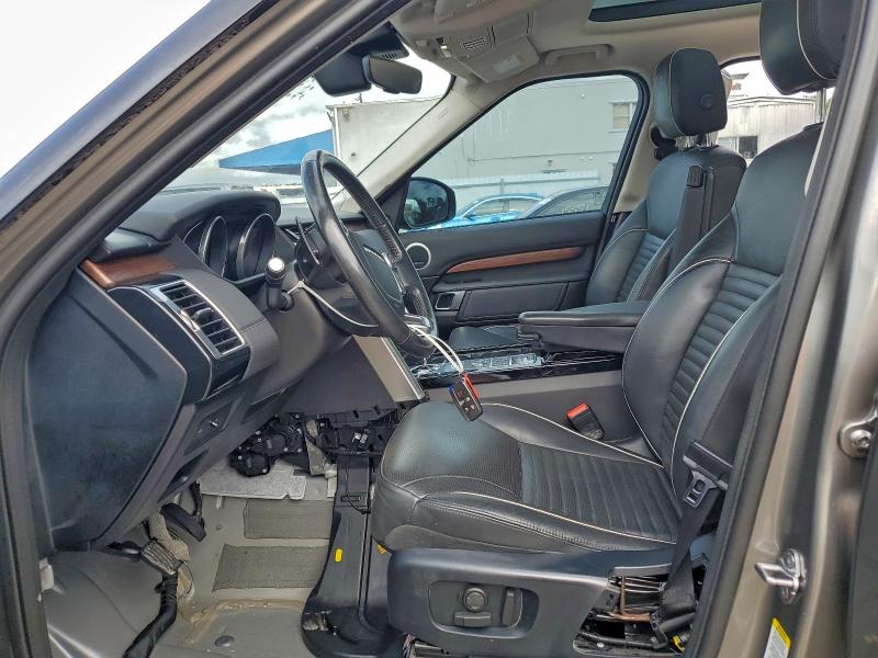Photo 7 from auction – 2017 LAND ROVER DISCOVERY with VIN SALRRBBV8HA036292