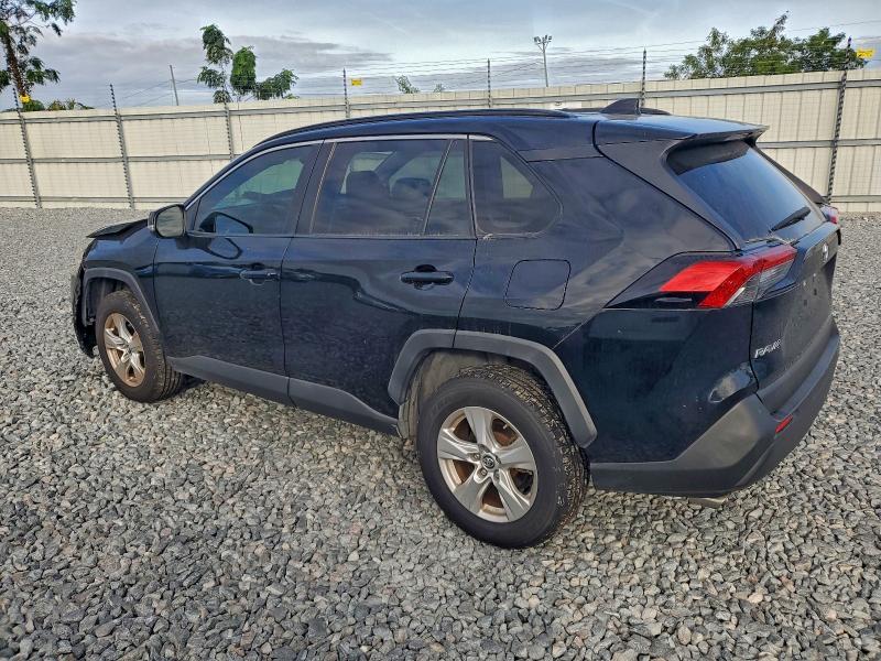 Photo 2 from auction – 2019 TOYOTA RAV4 XLE with VIN JTMW1RFV5KD511181