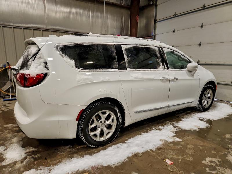 Photo 3 from auction – 2017 CHRYSLER PACIFICA T with VIN 2C4RC1BG0HR831403