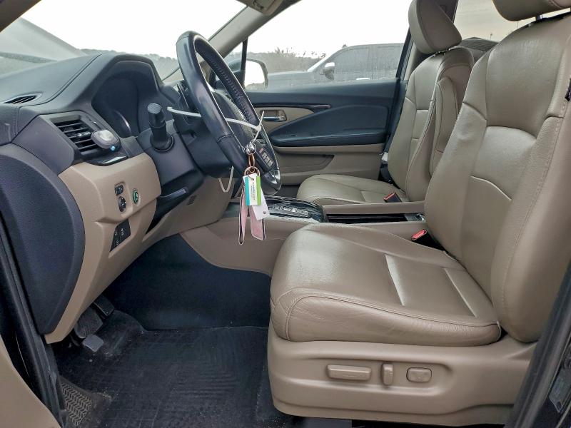 Photo 7 from auction – 2019 HONDA PILOT TOUR with VIN 5FNYF6H90KB071209
