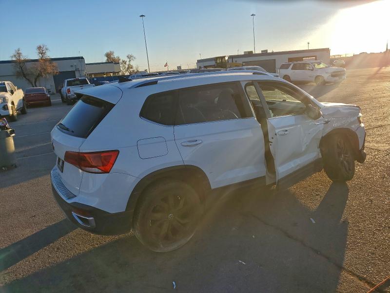 Photo 3 from auction – 2022 VOLKSWAGEN TAOS with VIN 3VVLX7B28NM005341