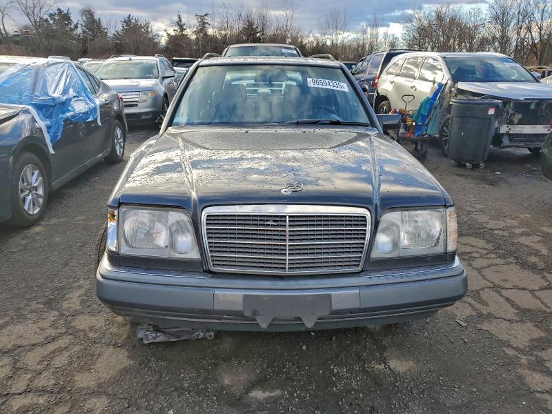Photo 5 from auction – 1995 MERCEDES-BENZ E 320 with VIN WDBEA92EXSF305990