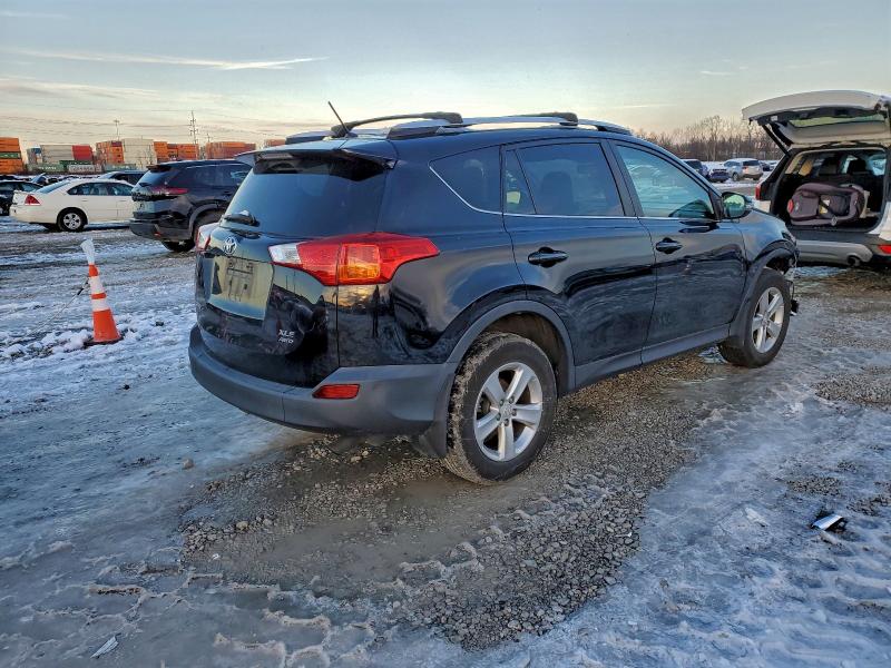 Photo 3 from auction – 2013 TOYOTA RAV4 XLE with VIN 2T3RFREV2DW050852