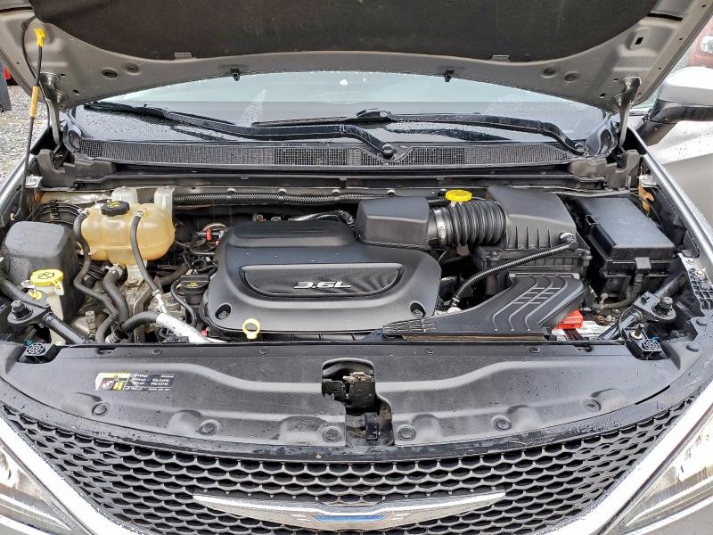 Photo 12 from auction – 2017 CHRYSLER PACIFICA T with VIN 2C4RC1BG6HR745691