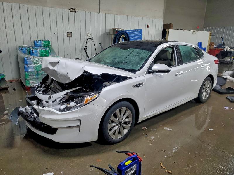 KIA OPTIMA EX 2016 with VIN 5XXGU4L31GG112301 - Photo from auction