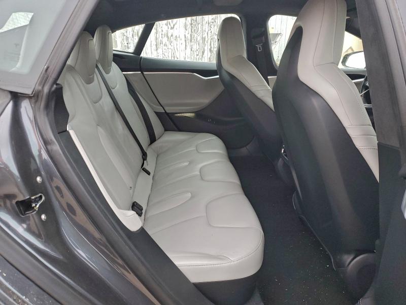 Photo 10 from auction – 2015 TESLA MODEL S with VIN 5YJSA1E27FF112942