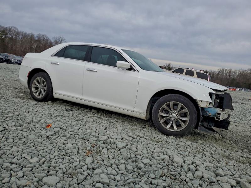 Photo 4 from auction – 2015 CHRYSLER 300 LIMITE with VIN 2C3CCAAG1FH864425