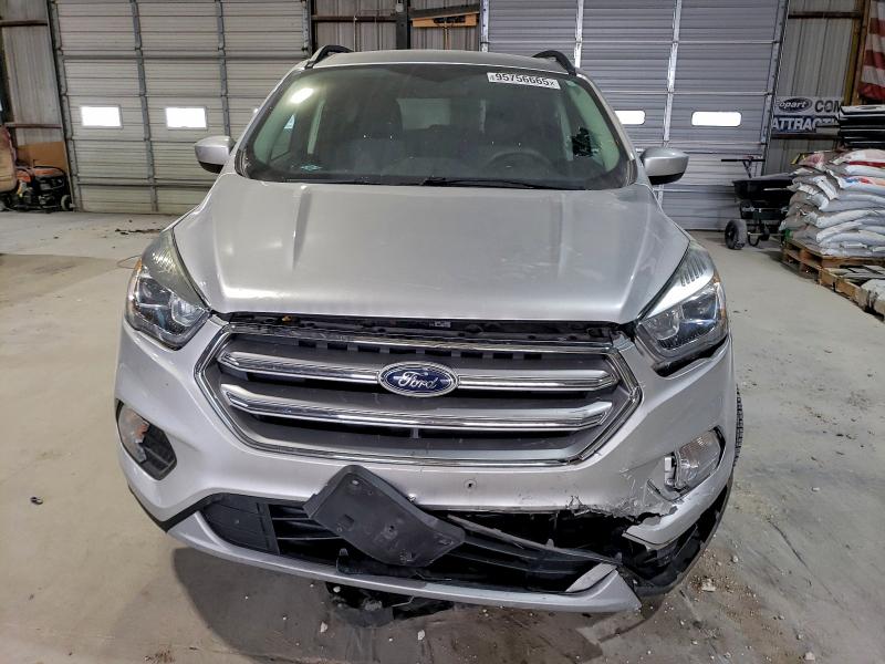 Photo 5 from auction – 2017 FORD ESCAPE SE with VIN 1FMCU0GD5HUD51349