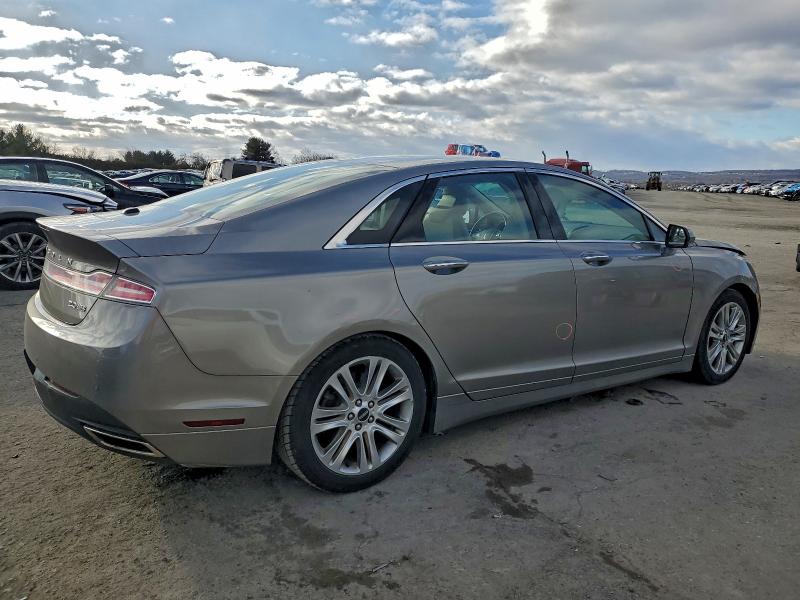 Photo 3 from auction – 2016 LINCOLN MKZ with VIN 3LN6L2J92GR622065