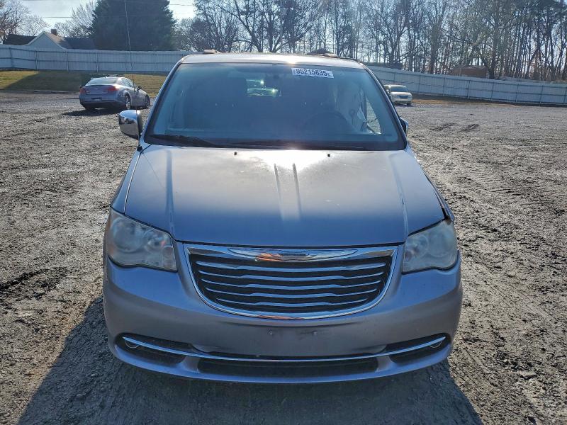 Photo 5 from auction – 2014 CHRYSLER TOWN & COU with VIN 2C4RC1CG8ER107744