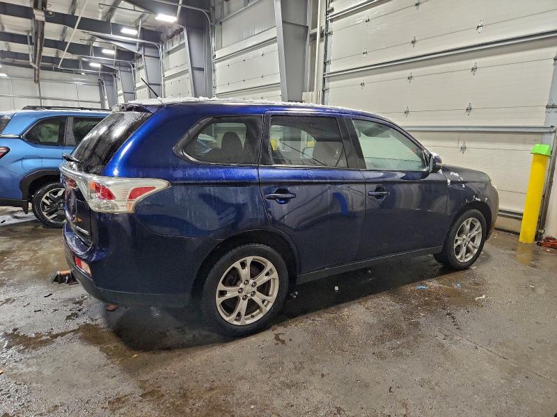 Photo 3 from auction – 2014 MITSUBISHI OUTLANDER with VIN JA4AZ3A37EZ002376