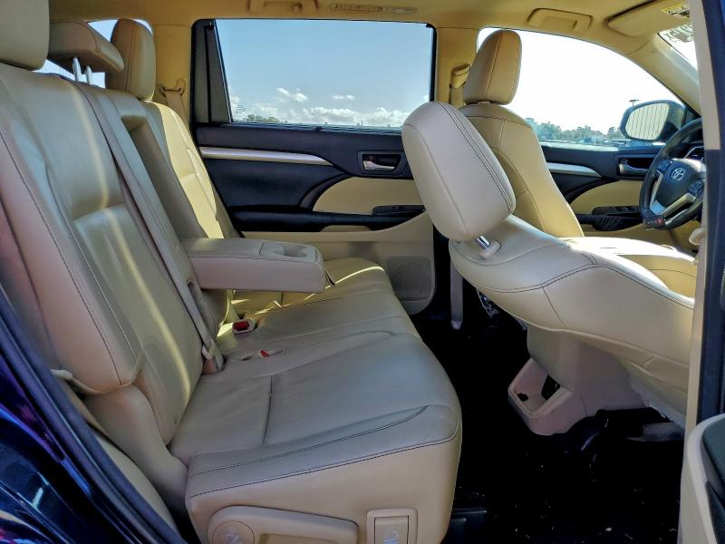 Photo 11 from auction – 2016 TOYOTA HIGHLANDER with VIN 5TDKKRFH7GS130126