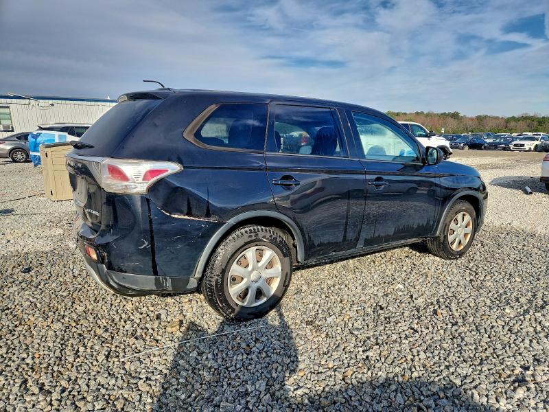 Photo 3 from auction – 2015 MITSUBISHI OUTLANDER with VIN JA4AD2A34FZ002975