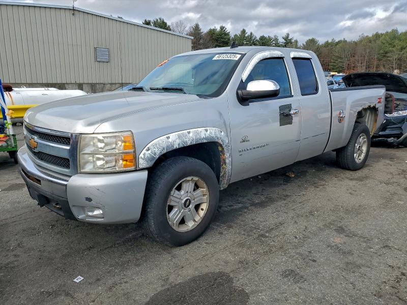 CHEVROLET SILVERADO 2011 with VIN 1GCRKSE39BZ124752 - Photo from auction