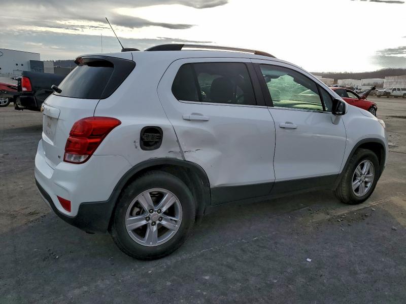 Photo 3 from auction – 2018 CHEVROLET TRAX 1LT with VIN 3GNCJPSB3JL284124