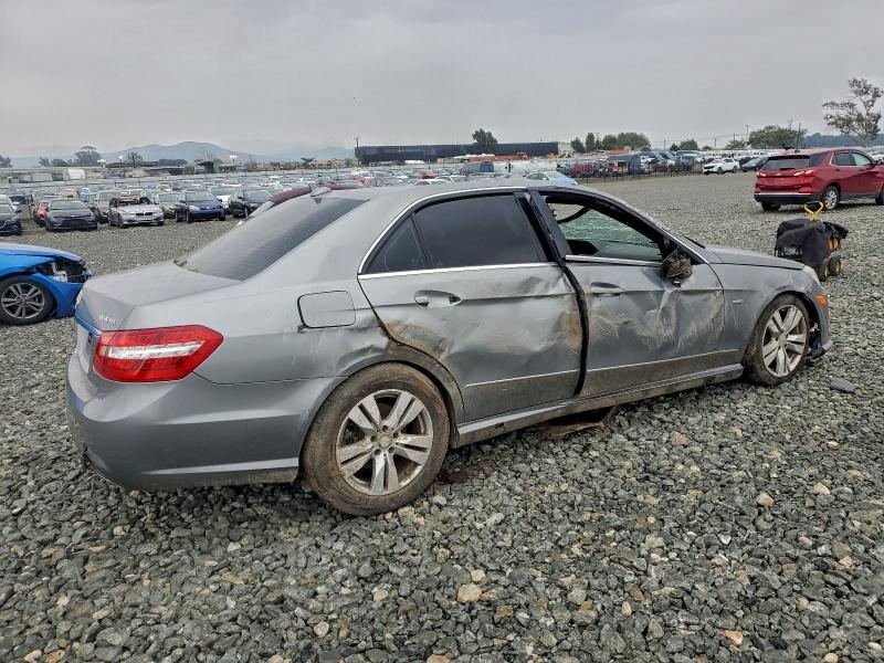 Photo 3 from auction – 2011 MERCEDES-BENZ E 350 BLUE with VIN WDDHF2EB4BA382723