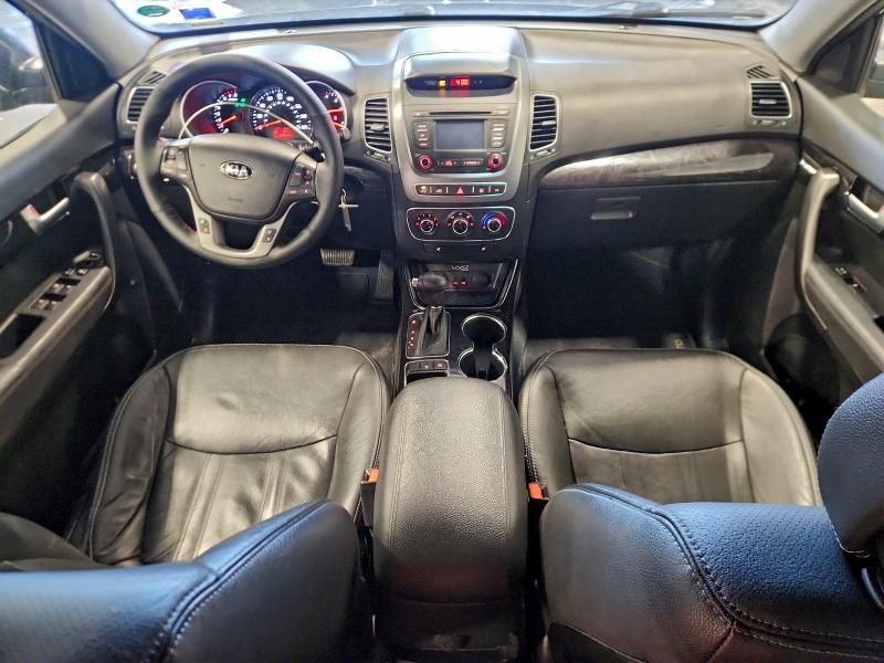Photo 8 from auction – 2015 KIA SORENTO LX with VIN 5XYKTCA63FG633793