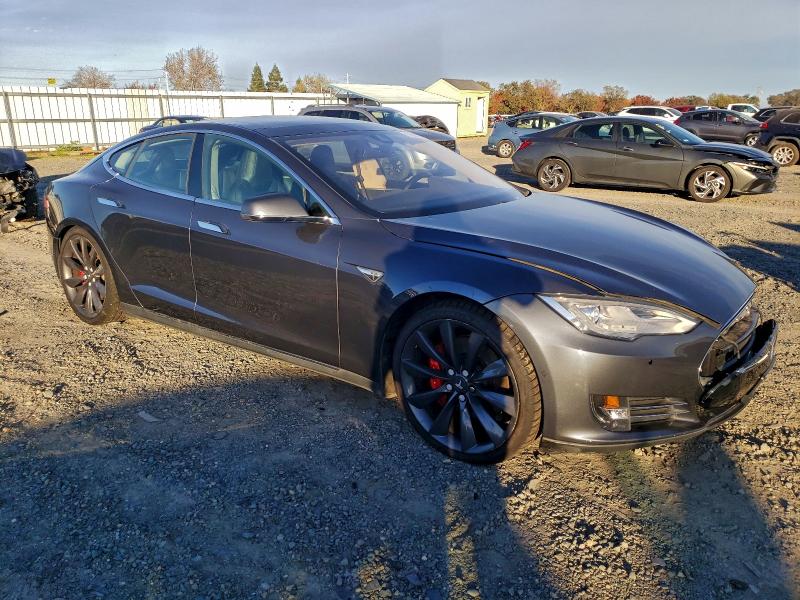 Photo 4 from auction – 2014 TESLA MODEL S with VIN 5YJSA1H28EFP62714