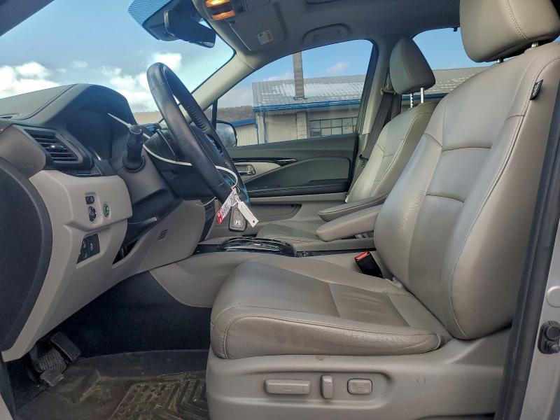 Photo 7 from auction – 2020 HONDA PILOT TOUR with VIN 5FNYF6H99LB050487