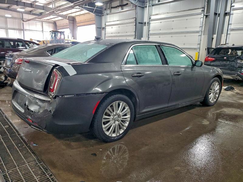 Photo 3 from auction – 2016 CHRYSLER 300 LIMITE with VIN 2C3CCARG2GH325026