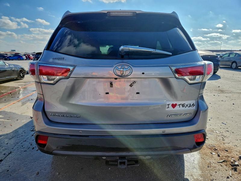 Photo 6 from auction – 2016 TOYOTA HIGHLANDER with VIN 5TDDKRFH4GS301648