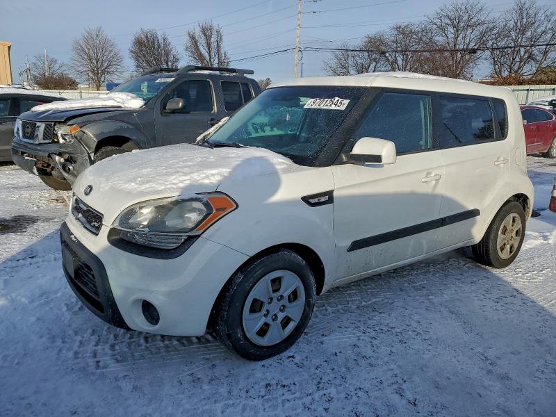 KIA SOUL 2013 with VIN KNDJT2A57D7579521 - Photo from auction