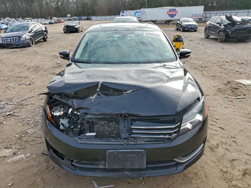 Photo 5 from auction – 2012 VOLKSWAGEN PASSAT SE with VIN 1VWBP7A36CC106572