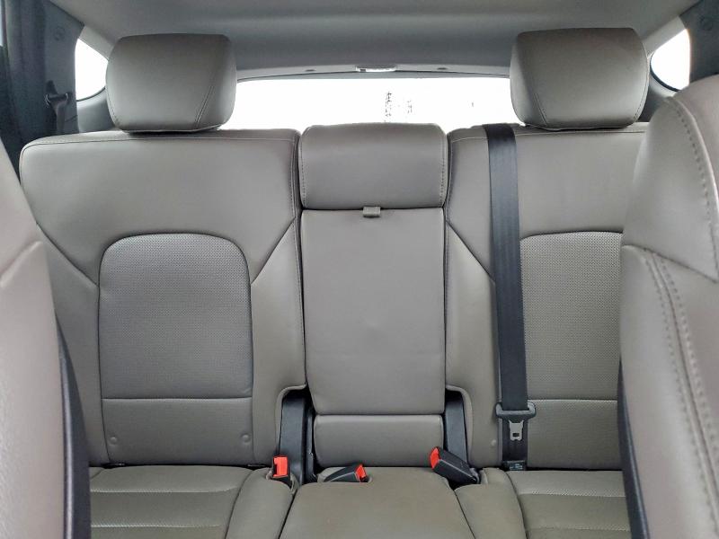Zdjęcie 10 z aukcji – 2017 HYUNDAI SANTA FE S z VIN 5NMZU3LB7HH040985