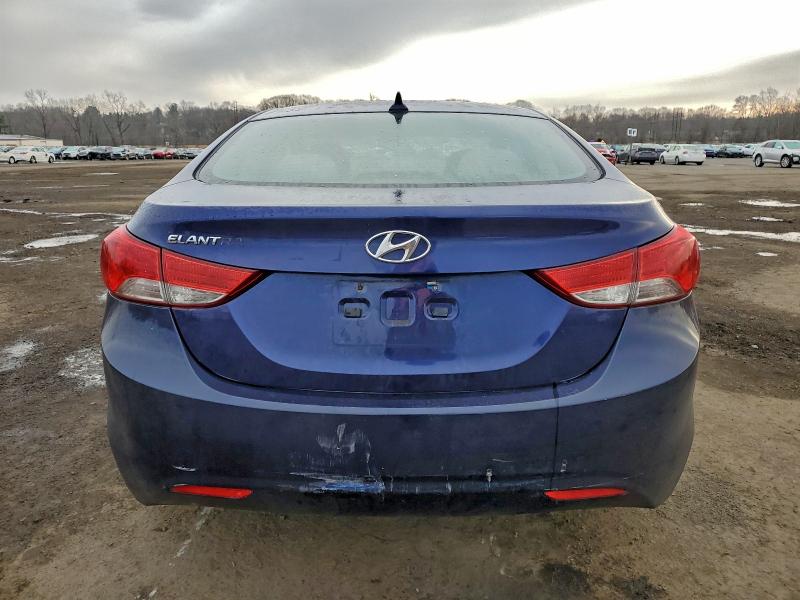 Photo 6 from auction – 2012 HYUNDAI ELANTRA GL with VIN 5NPDH4AEXCH064890