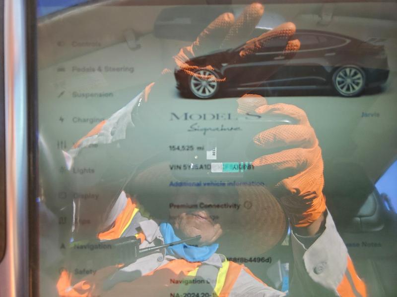 Photo 9 from auction – 2012 TESLA MODEL S with VIN 5YJSA1DP3CFS00881