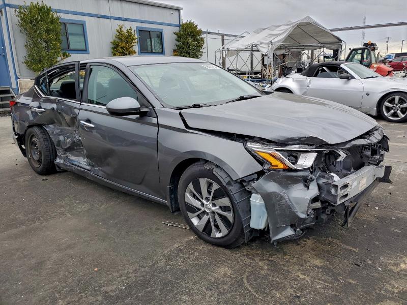 Photo 4 from auction – 2019 NISSAN ALTIMA S with VIN 1N4BL4BV7KN311694
