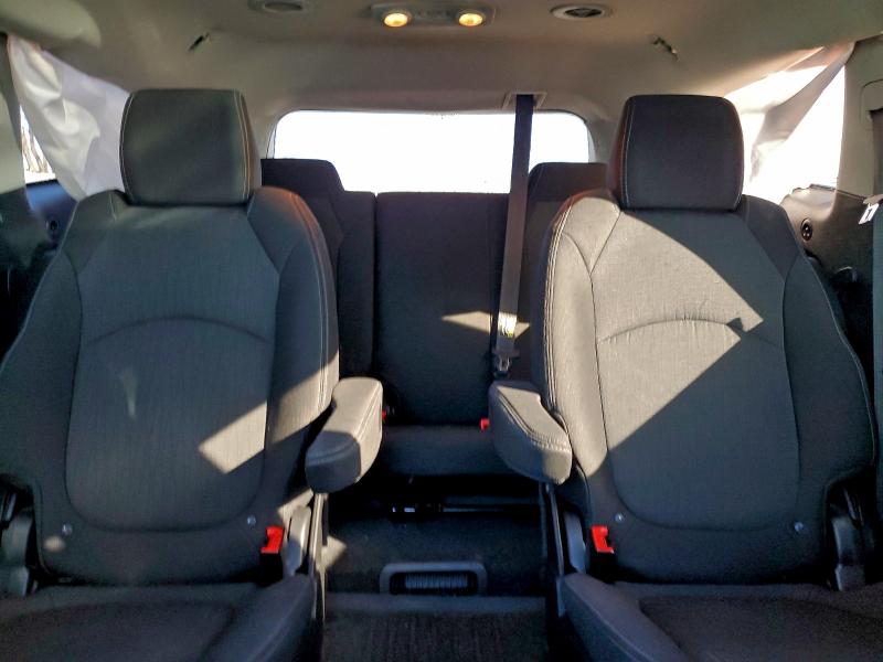 Photo 10 from auction – 2017 CHEVROLET TRAVERSE with VIN 1GNKRGKD8HJ334393