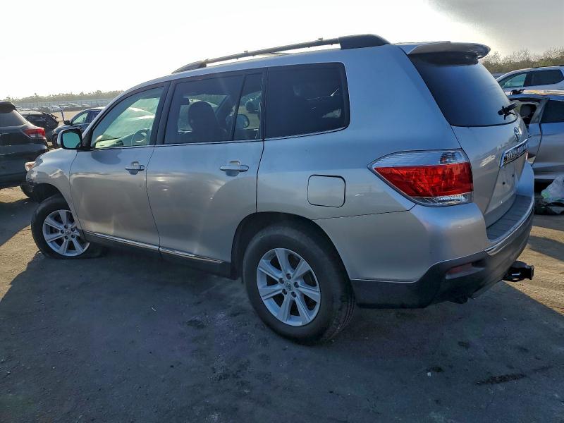 Photo 2 from auction – 2013 TOYOTA HIGHLANDER with VIN 5TDZK3EH5DS116444