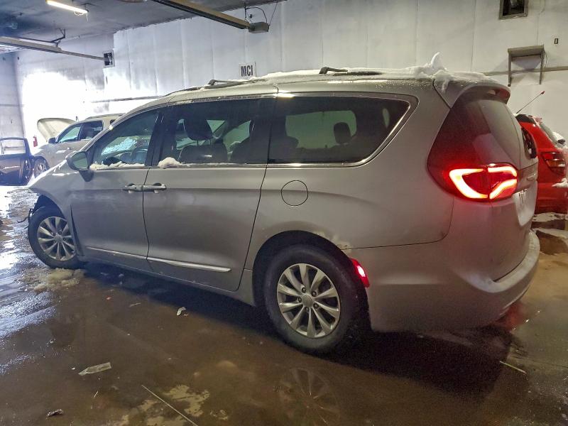 Photo 2 from auction – 2017 CHRYSLER PACIFICA with VIN 2C4RC1BG9HR564567