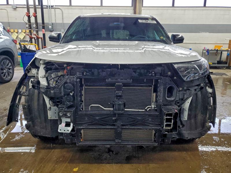 Photo 5 from auction – 2022 FORD EXPLORER P with VIN 1FM5K8AW9NNA11859