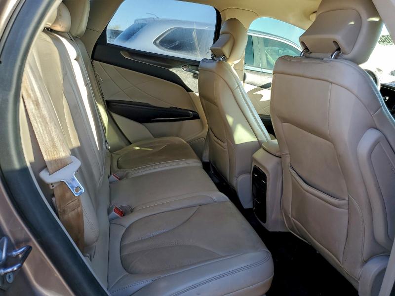 Photo 11 from auction – 2018 LINCOLN MKC RESERV with VIN 5LMCJ3C92JUL14564