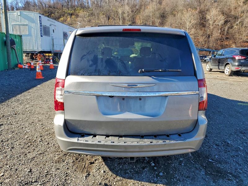 Photo 6 from auction – 2015 CHRYSLER TOWN & COU with VIN 2C4RC1BG3FR588893
